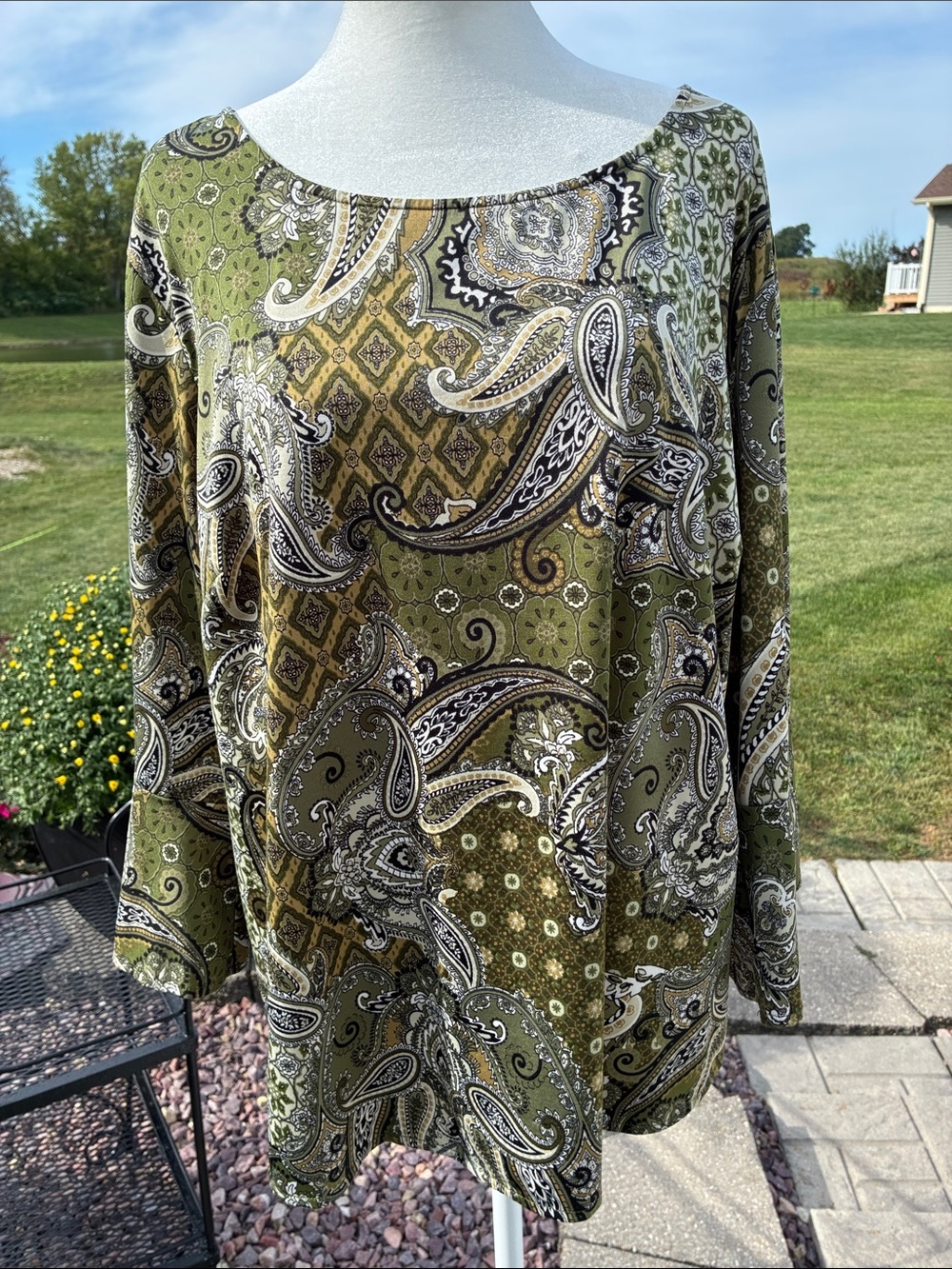 CB Established 1962 Olive Paisley Bell Sleeve Women’s Top 2X